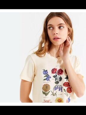 Urban Outfitter Future State Floral Botanical Graphic Tee